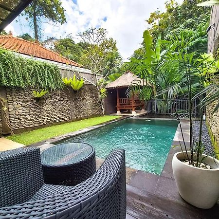 The Sempuana Villa Denpasar  Exterior photo